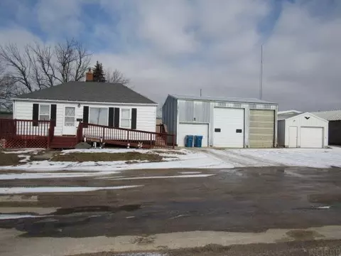 115 E Dunham St, Monticello, IA 52310
