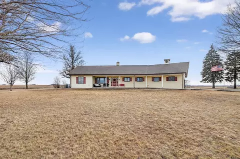 7845 W Reinbeck Rd, Hudson, IA 50643