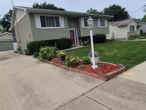 Exterior - 216 Bourland Ave, Waterloo, IA 50701 photo 10 of 10