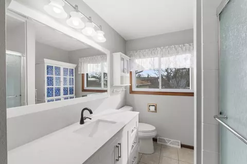 Bath - 216 Bourland Ave, Waterloo, IA 50701 photo 1 of 2