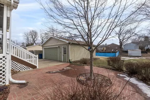 Exterior - 216 Bourland Ave, Waterloo, IA 50701 photo 5 of 10