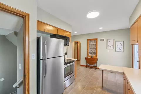 Kitchen - 111 Morgan Rd, Waterloo, IA 50701 photo 1 of 2