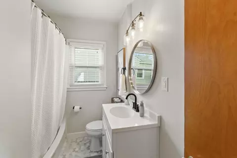 Bath - 111 Morgan Rd, Waterloo, IA 50701 photo 1 of 3