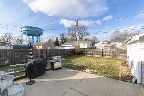 Exterior - 111 Morgan Rd, Waterloo, IA 50701 photo 3 of 8