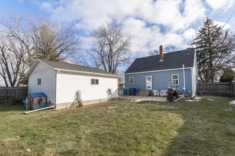 Exterior - 111 Morgan Rd, Waterloo, IA 50701 photo 7 of 8