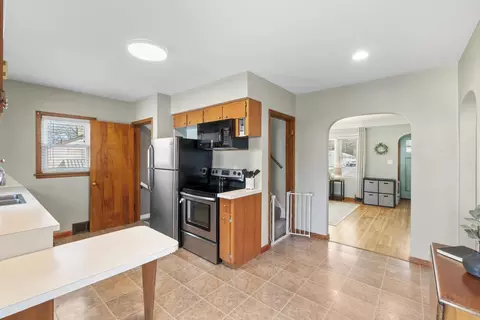 Entry Way - 111 Morgan Rd, Waterloo, IA 50701 photo 1 of 2
