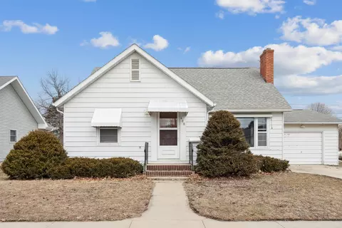 608 Franklin St, Elgin, IA 52141