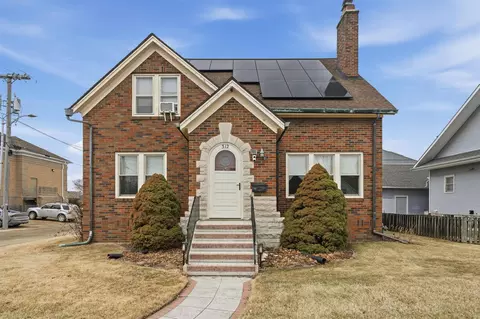 312 N Franklin St, Manchester, IA 52057