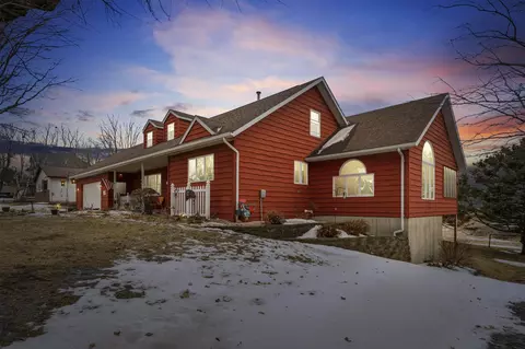 302 Hall St, West Union, IA 52175