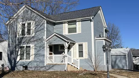 423 W Spring St, New Hampton, IA 50659