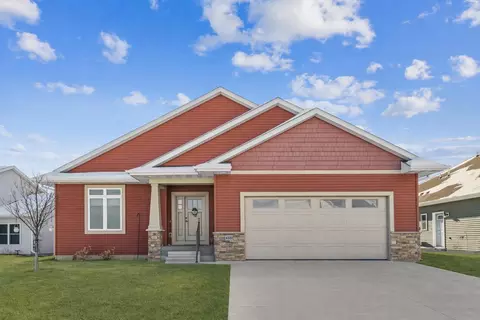 4320 Autumn Ridge Rd, Cedar Falls, IA 50613