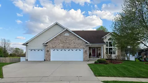 4724 Donald Dr, Cedar Falls, IA 50613
