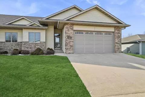 1502 SE 1st St, Waverly, IA 50677