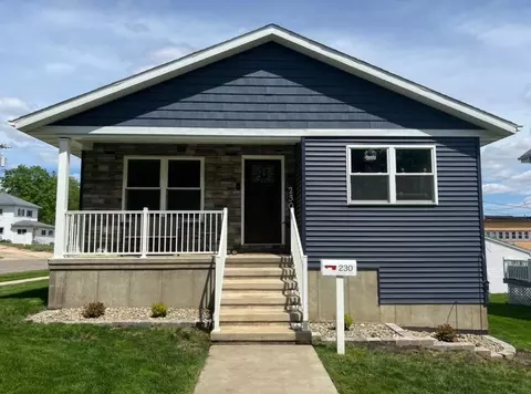 230 W Grand St, Monticello, IA 52310