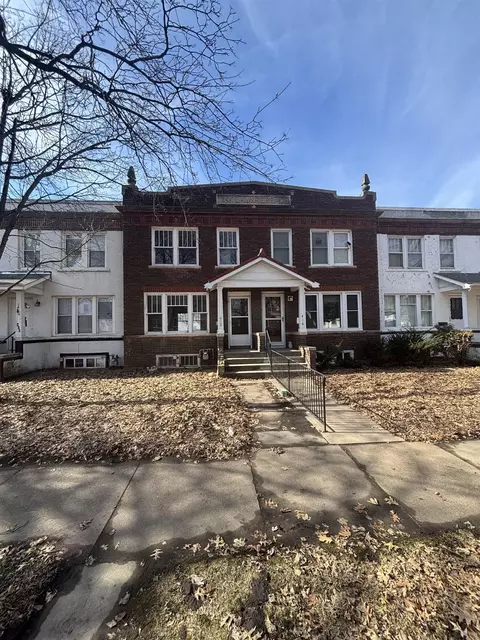418 Oaklawn Ave, Waterloo, IA 50701