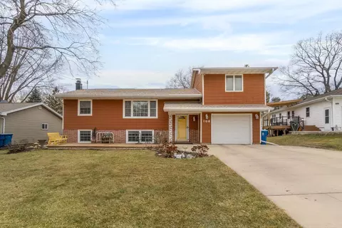 108 Helen Rd, Waterloo, IA 50701