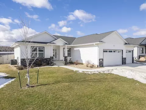 4923 Cohen Ct, Cedar Falls, IA 50613
