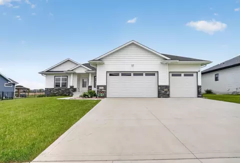 4923 Cohen Ct, Cedar Falls, IA 50613