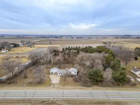 129 N Canfield Rd, Waterloo, IA 50703