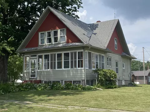 808 Franklin St, Elgin, IA 52141