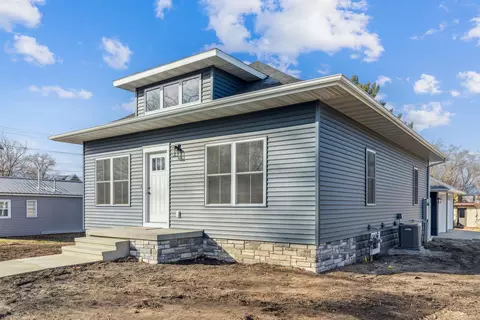 707 NE 5th Ave, Independence, IA 50644
