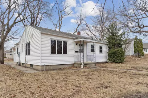 2023 Ashland Ave, Cedar Falls, IA 50613