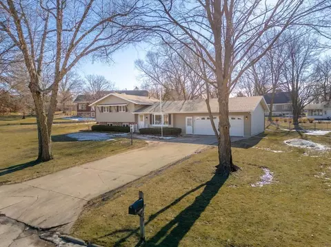 710 3rd Ave, Charles City, IA 50616