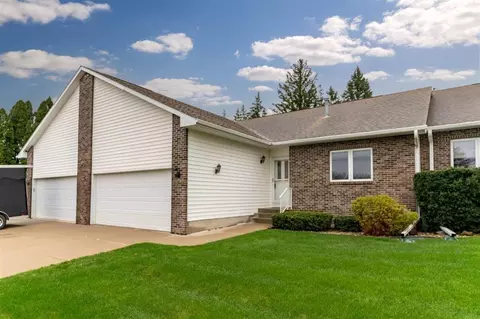 2912 W 4th St #2, Cedar Falls, IA 50613