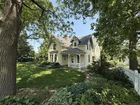 407 W North St, Calmar, IA 52132