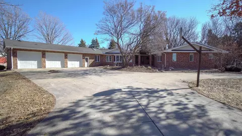 8441 Kimball Ave, Waterloo, IA 50701