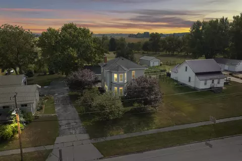 424 Commercial St, Strawberry Point, IA 52076