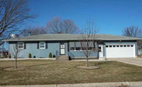 1006 SE 1st St, Tripoli, IA 50676