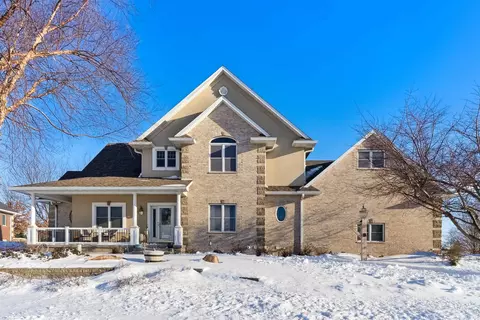 937 Fox Ridge Rd, Dike, IA 50624