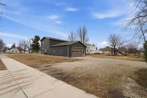 Exterior - 103 E Logan St, New Hampton, IA 50659 photo 4 of 5