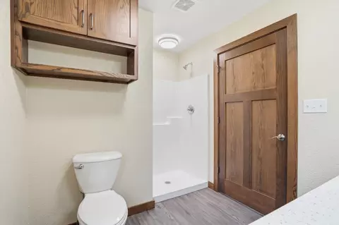 Bath - 103 E Logan St, New Hampton, IA 50659 photo 3 of 3