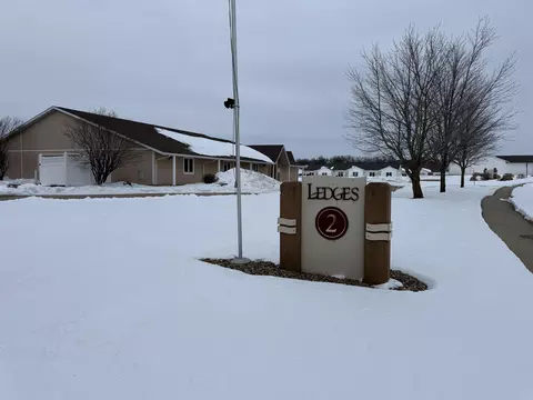 1501 SW 3rd St #216, Waverly, IA 50677