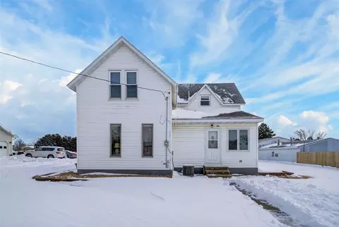103 Colfax St, Holland, IA 50642