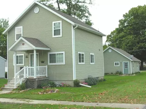 527 Oak St, Osage, IA 50461