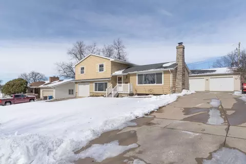 1191 Lindner Dr, Waterloo, IA 50701