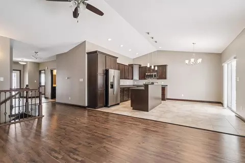 Entry Way - 4755 Winghaven Dr, Waterloo, IA 50701 photo 2 of 3