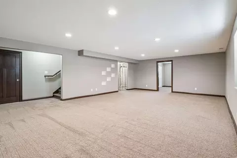 Living - 4755 Winghaven Dr, Waterloo, IA 50701 photo 3 of 3