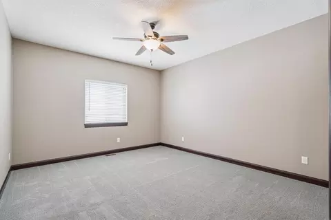 Bedroom - 4755 Winghaven Dr, Waterloo, IA 50701 photo 1 of 5