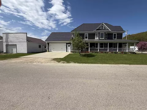 290 NE Main St, New Albin, IA 52160