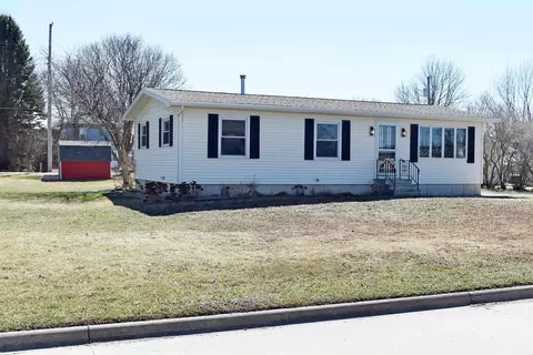 320 Pine St, Osage, IA 50461