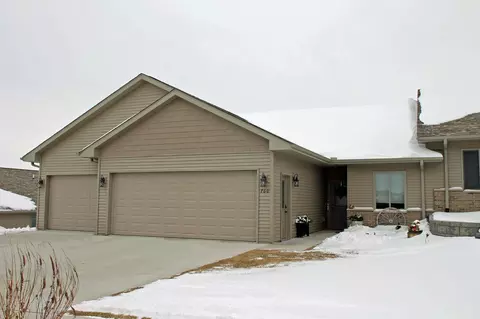 760 Mill St, Denver, IA 50622