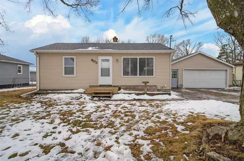 403 1st St, Washburn, IA 50702