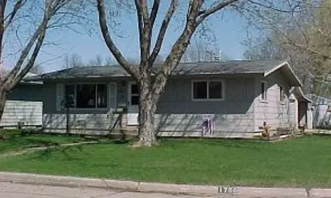 1700 Ohio Ave, Charles City, IA 50616