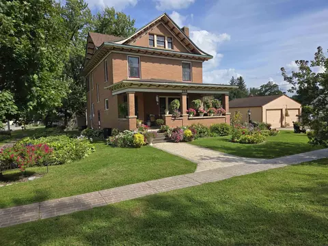 213 Willard St, Lime Springs, IA 52155