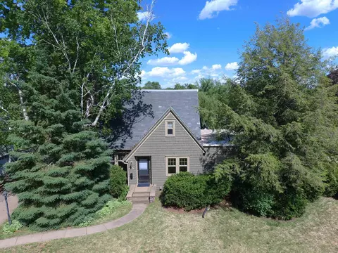 1816 Tremont St, Cedar Falls, IA 50613