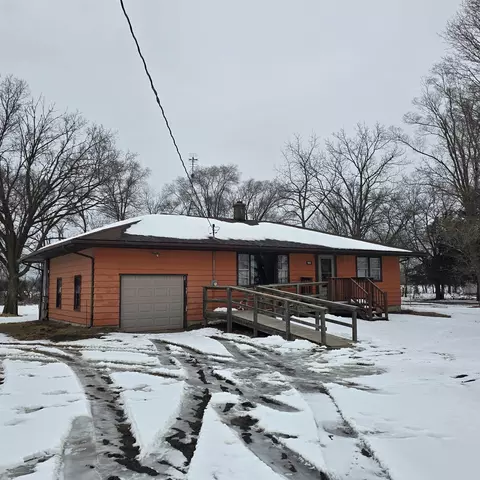 1905 Cleveland Ave, Charles City, IA 50616